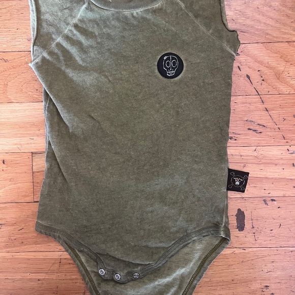 nununu Other - Nununu green baby onesie